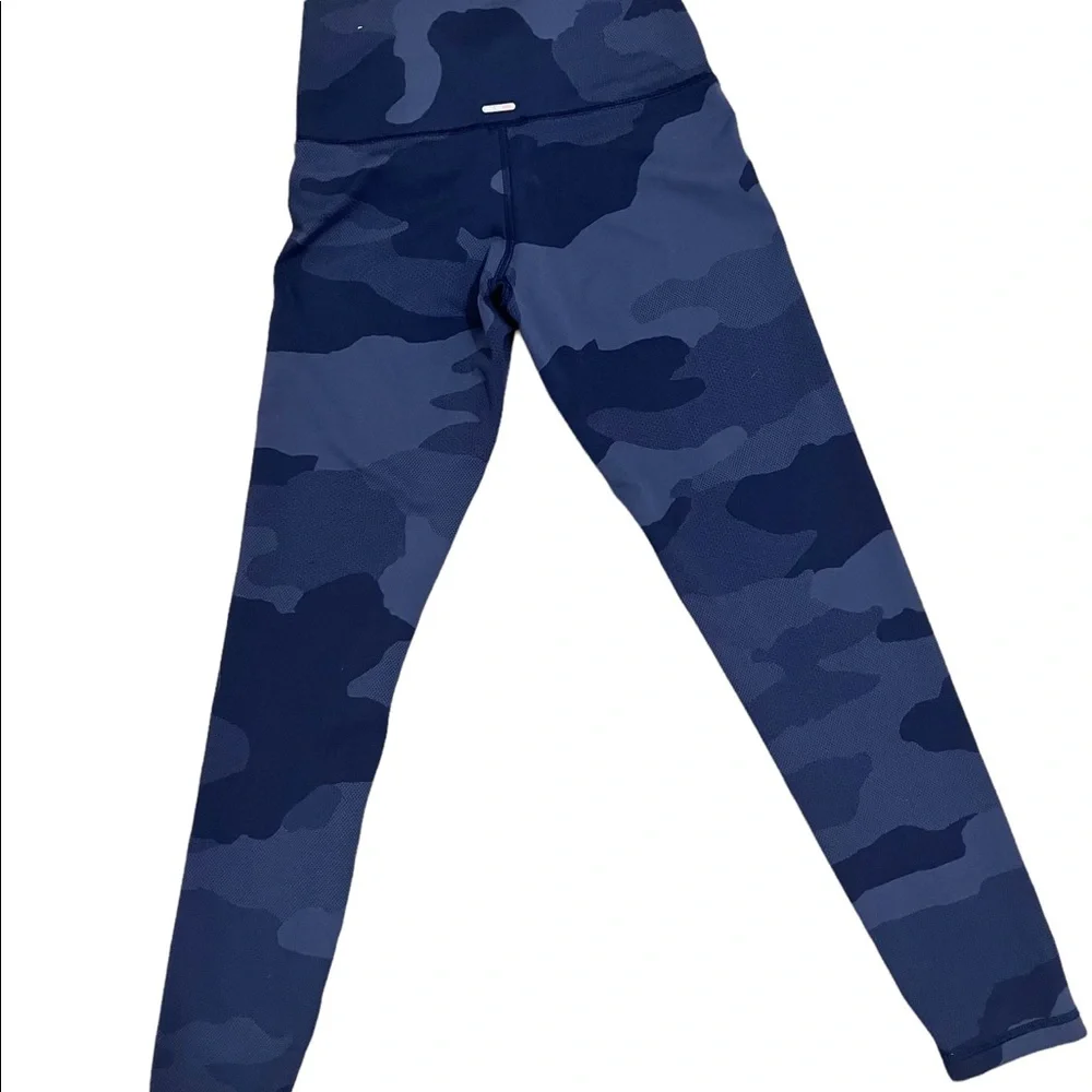 NEW, Aerie Chill, Play, Move Blue Camo, Athletic, Yoga Pants, Size: Medium - Picture 3 of 4